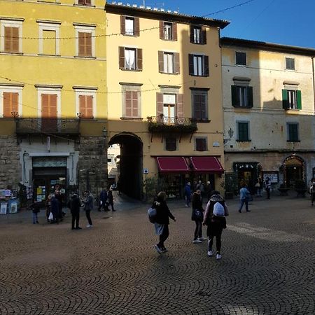 ...All'Archetto Di Sant'Andrea......Pieno Centro ออร์เวียโต ภายนอก รูปภาพ